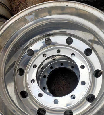 Bus-Lkw-Teile Silberlegierungsrad für Zhongtong Bus Perfektes Fit und Leistung